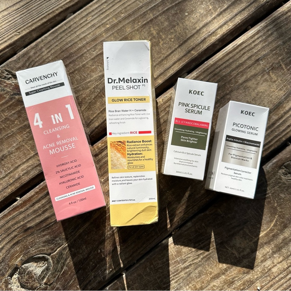 Carvenchy 4 in 1 Cleansing & Acne Removal Mousse - Pink and White